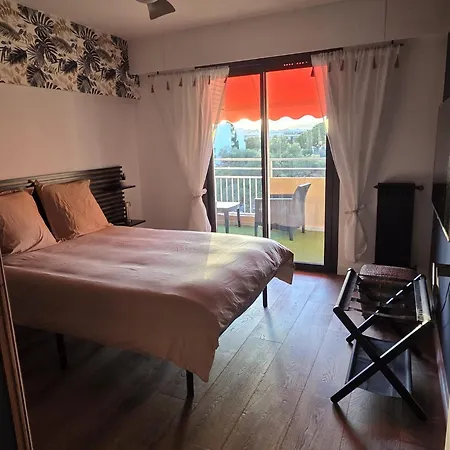 Independante Renovee Avec Terrasse Au Calme בית הארחה
