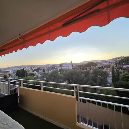 招待所 Independante Renovee Avec Terrasse Au Calme 3*
